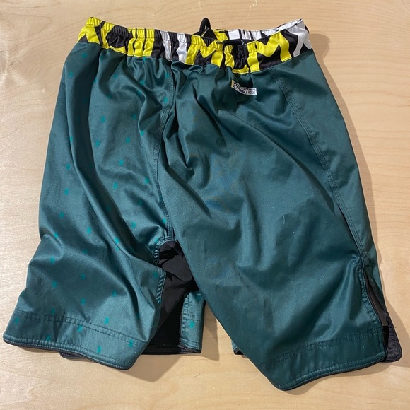 93brand Green Athletic Shorts size 36 (MS) - Picture 7 of 8